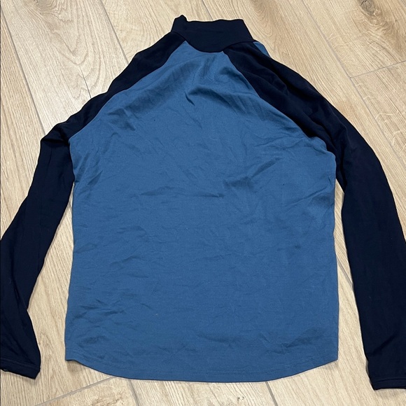 Icebreaker Men's V-Neck Sweater - Blue and Black - Picture 7 of 7